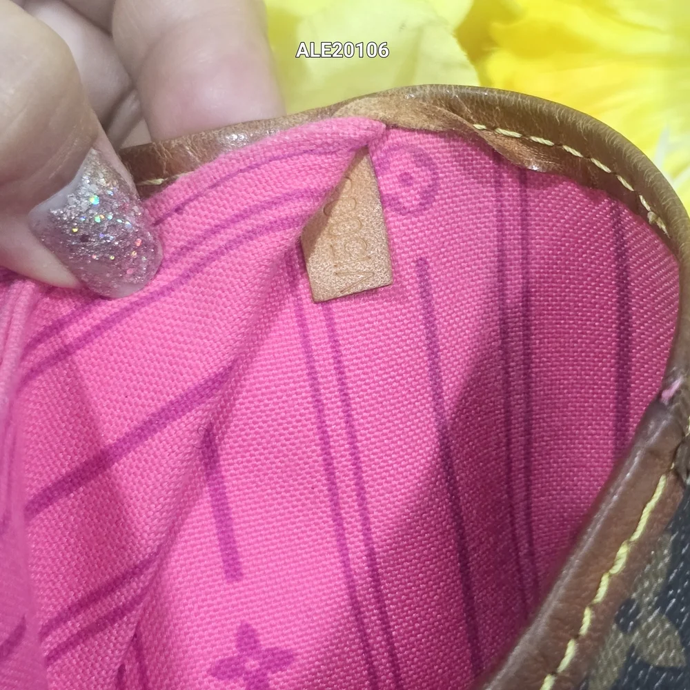 Louis Vuitton Monogram Rose Neverfull MM Tote Bag VI5008 - Picture 10 of 16